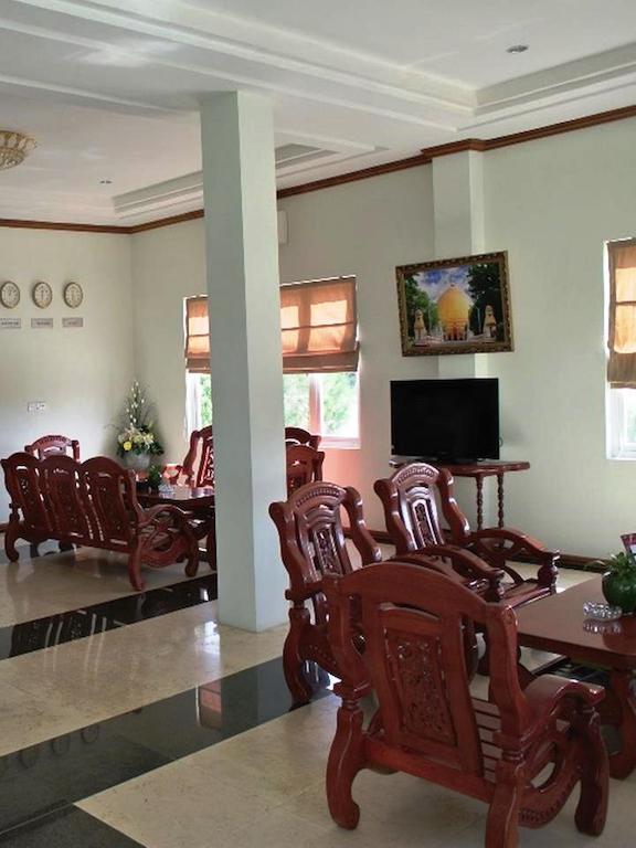 Myat Thinzar Hotel Oattara Thiri Екстериор снимка